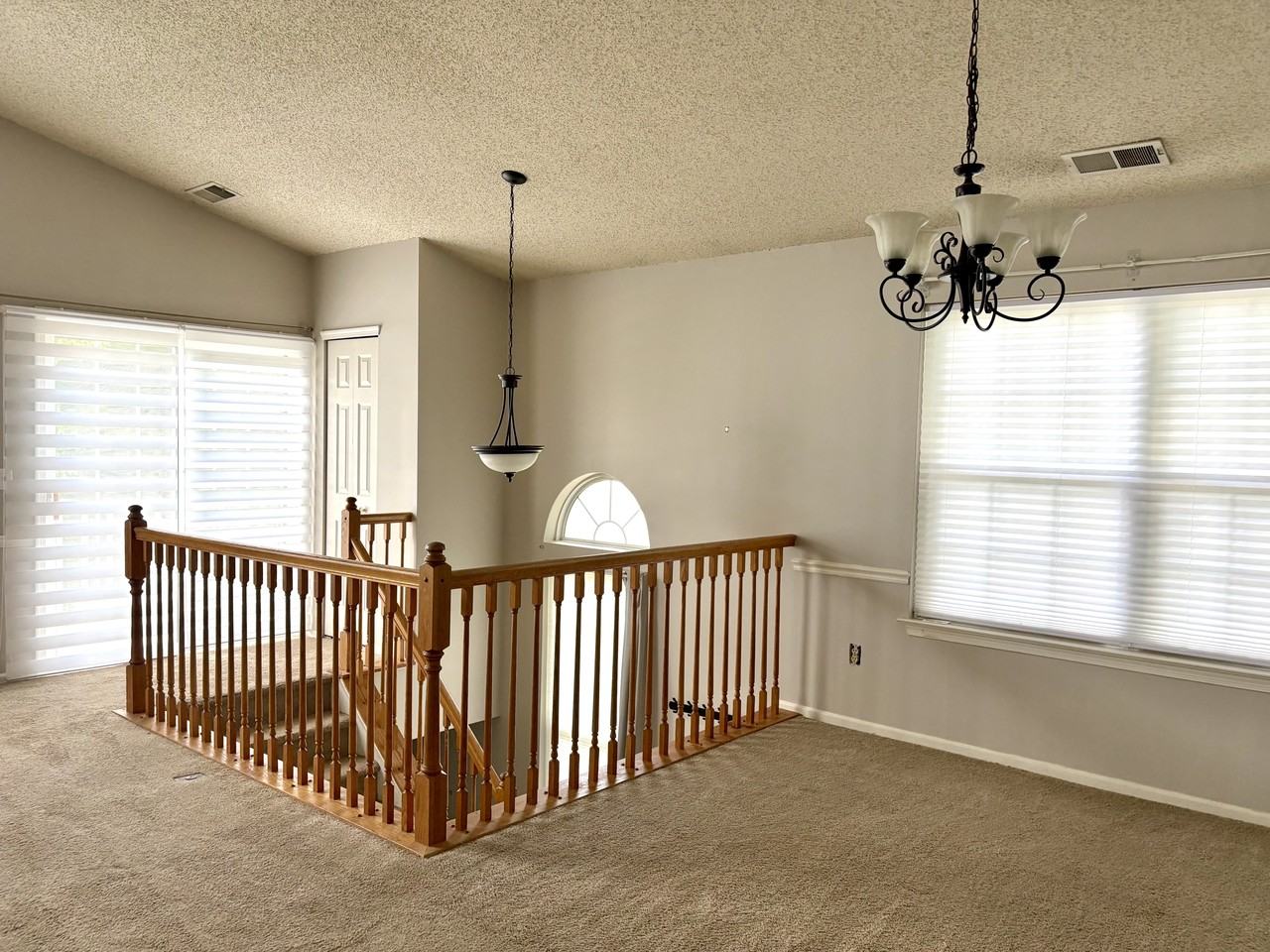 1950 Mattis St - Photo 3 of 12