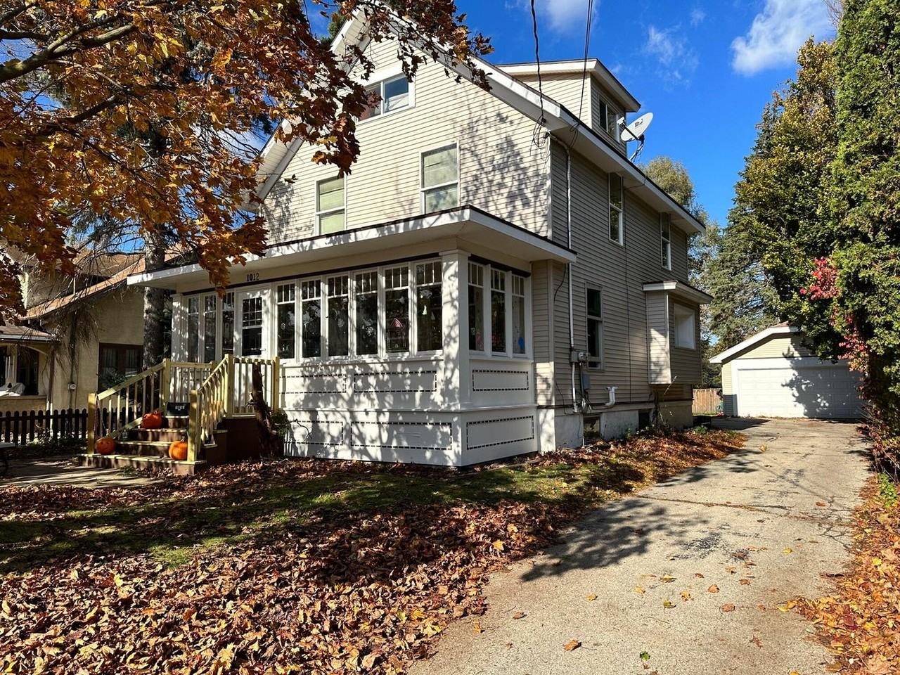 1012 Lincoln Ave - Photo 2 of 14