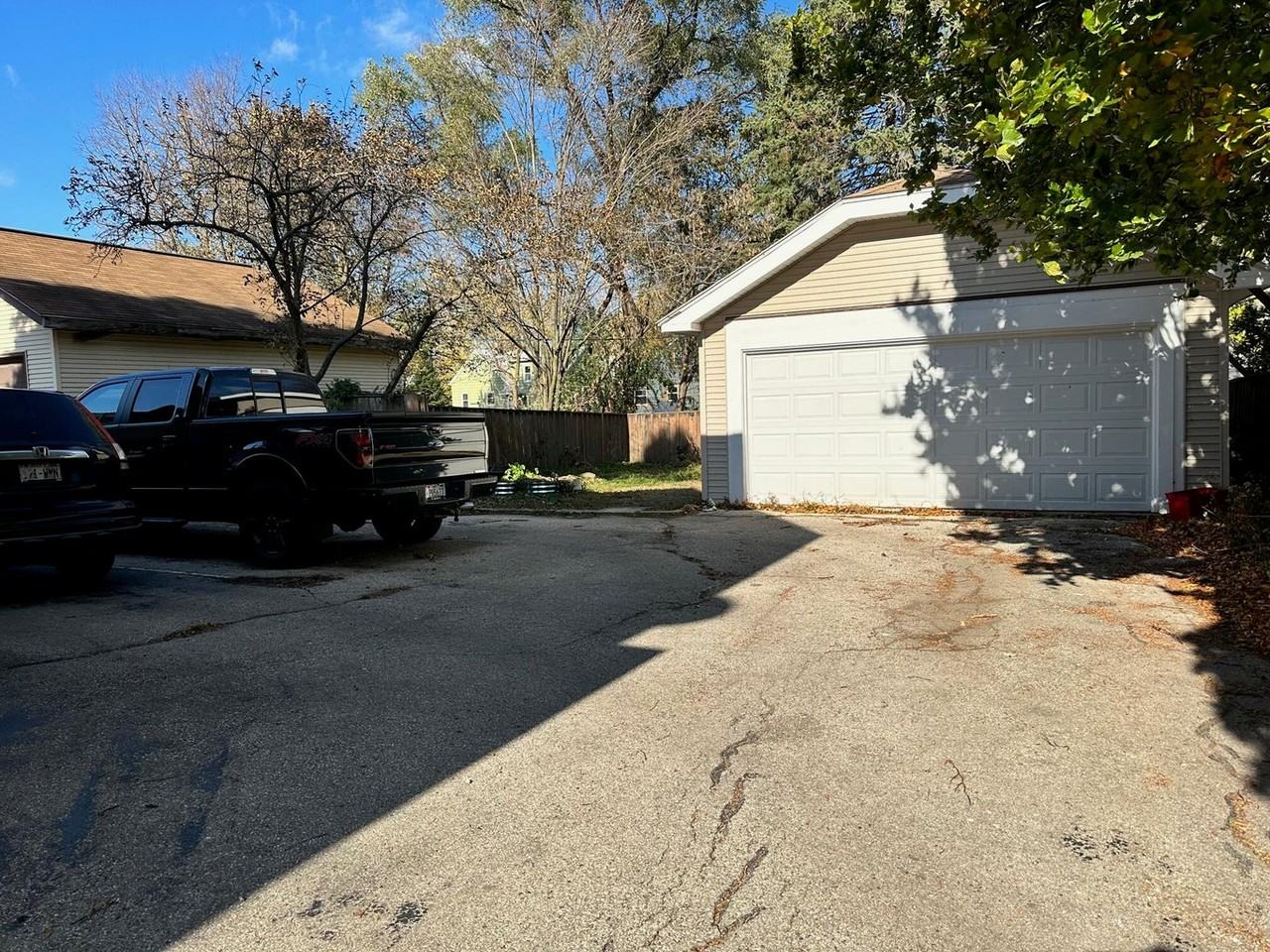 1012 Lincoln Ave - Photo 4 of 14