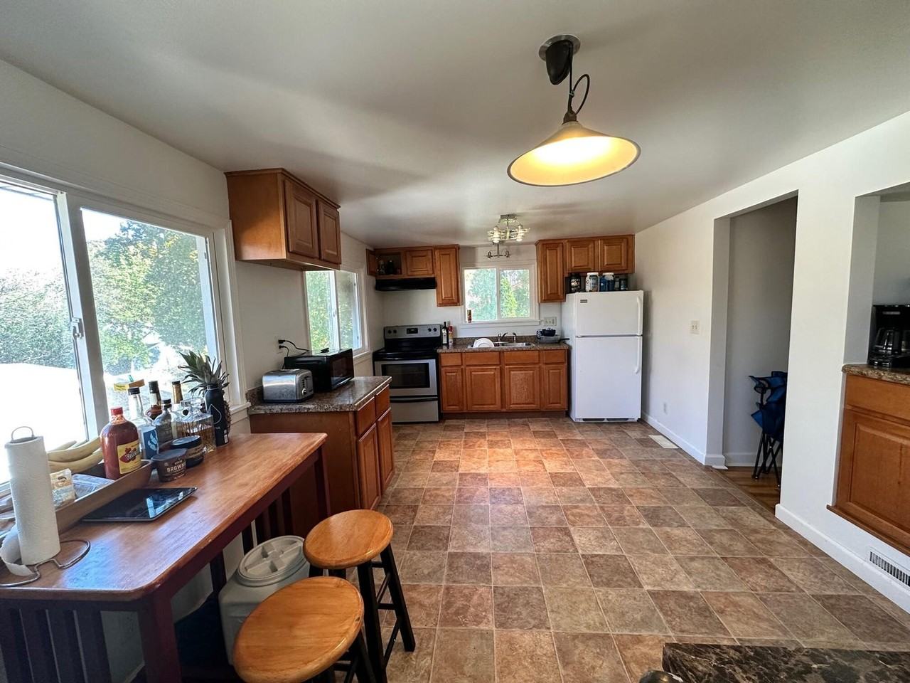 1012 Lincoln Ave - Photo 6 of 14