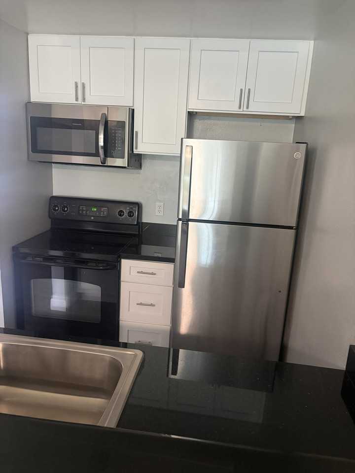 2901 Macarthur Blvd #NA - Photo 3 of 13