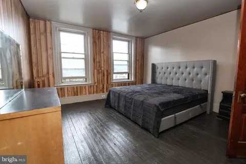 709 W Norwegian St #NA - Photo 3 of 19