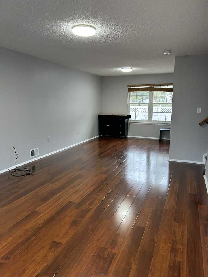 305 Reading Cir #305 - Photo 3 of 15
