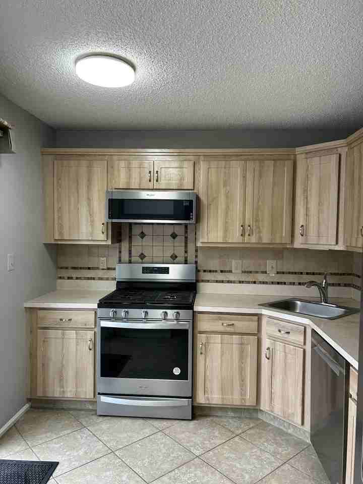 305 Reading Cir #305 - Photo 6 of 15
