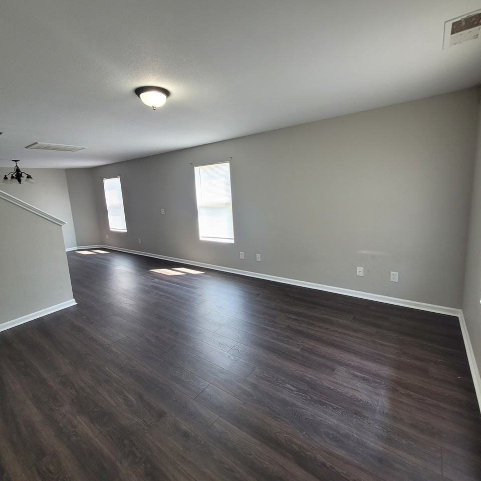 143 Dormont Dr Ne #NA - Photo 3 of 29