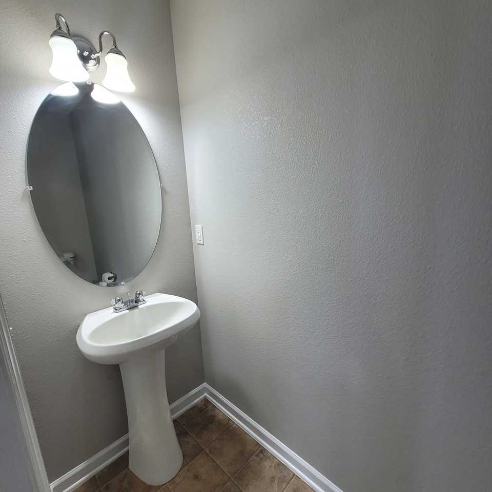 143 Dormont Dr Ne #NA - Photo 7 of 29