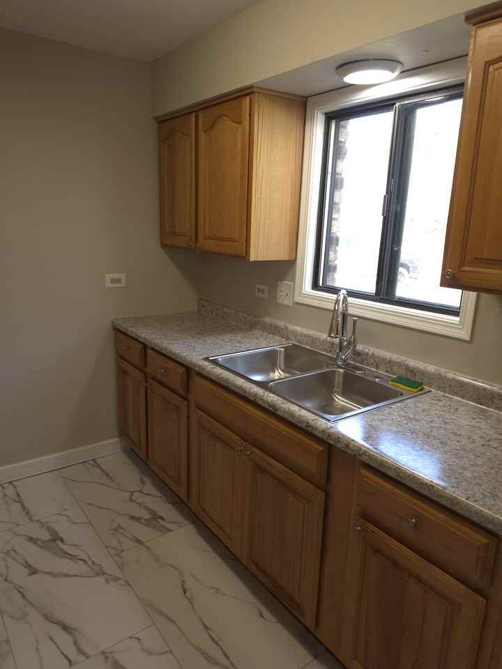 19 Maxwell St #1 - Photo 2 of 10