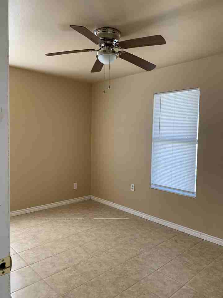 1606 Sprucewood Dr #NA - Photo 6 of 11