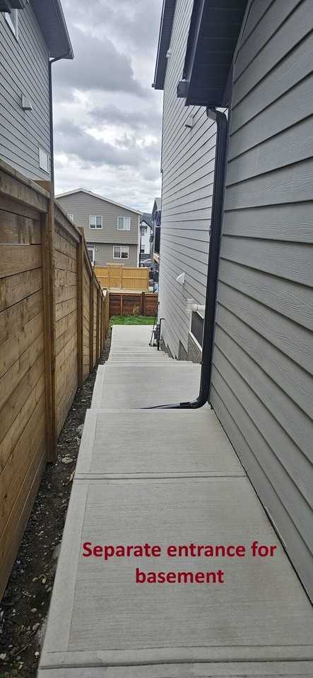 73 Rochester Way Nw - Photo 6 of 16