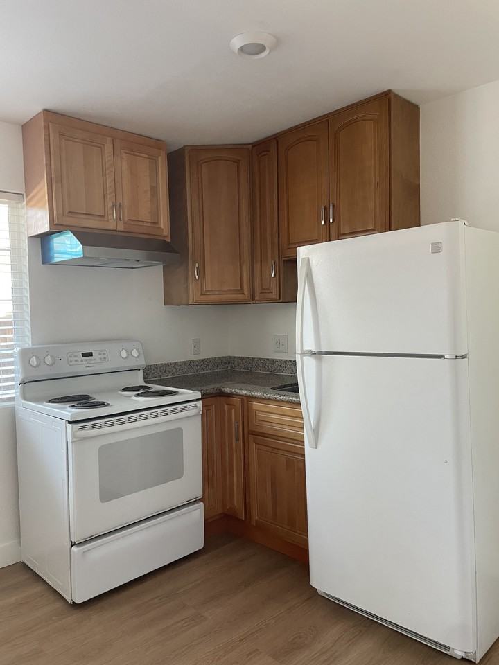 1656 Cunningham Ave #2 - Photo 3 of 16