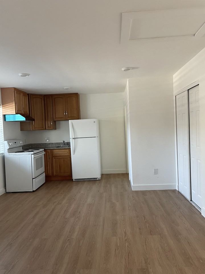 1656 Cunningham Ave #2 - Photo 6 of 16