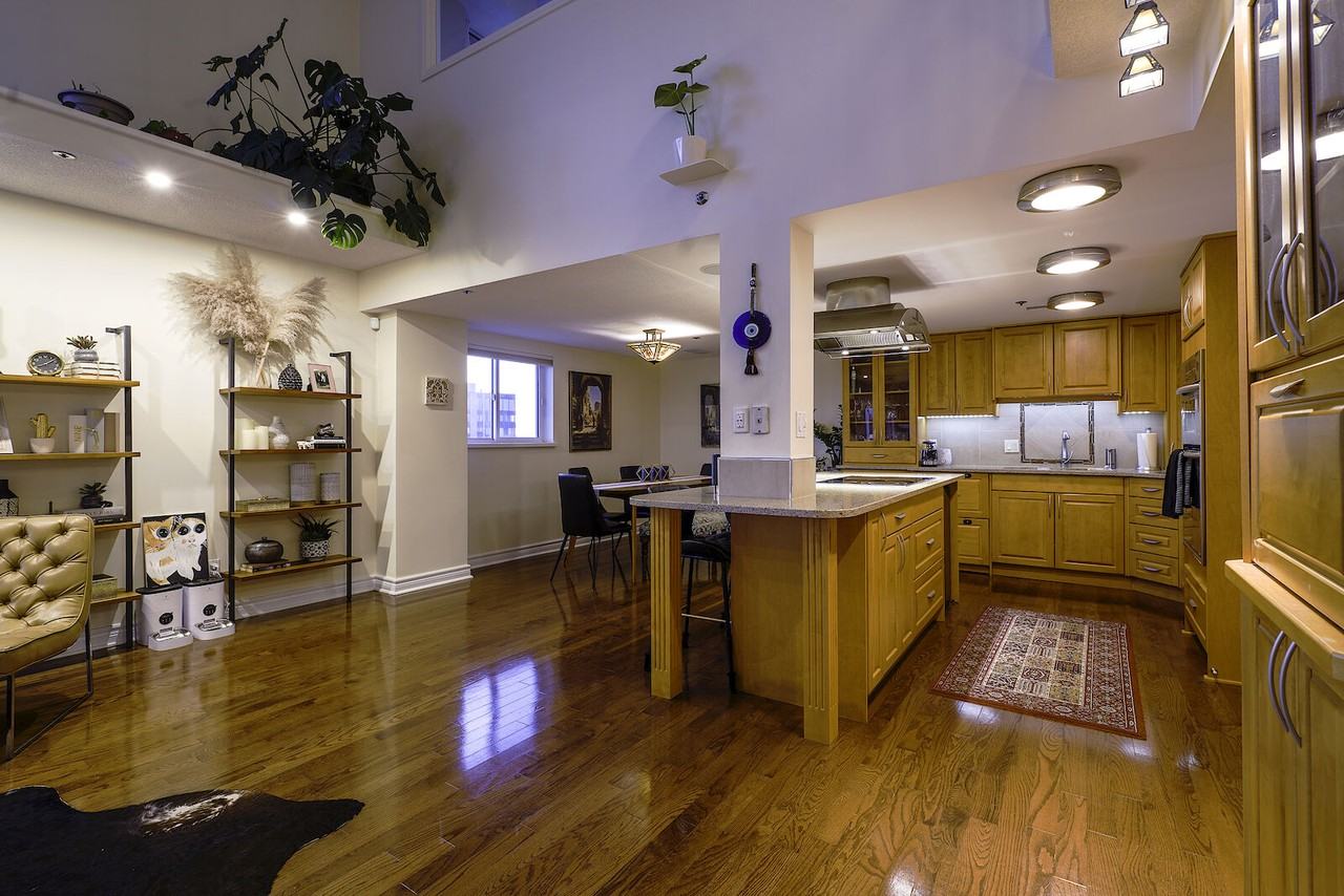 10130 Hudson House - Photo 4 of 41