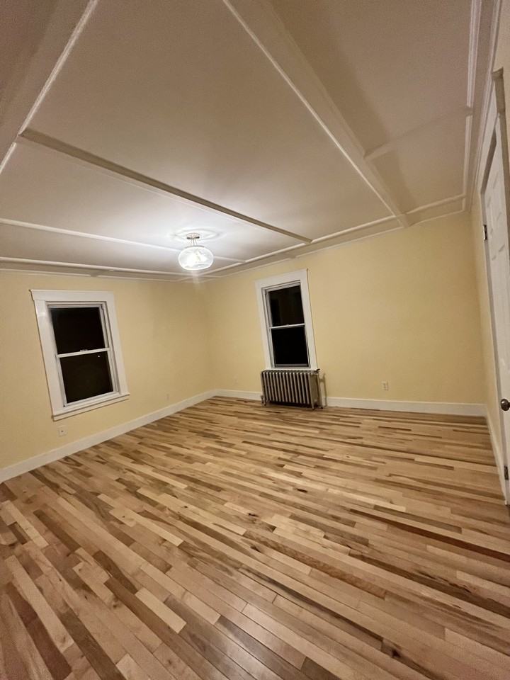 5 Pleasant St - Photo 3 of 8