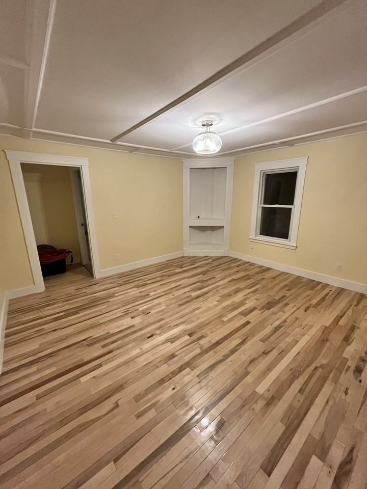 5 Pleasant St - Photo 4 of 8