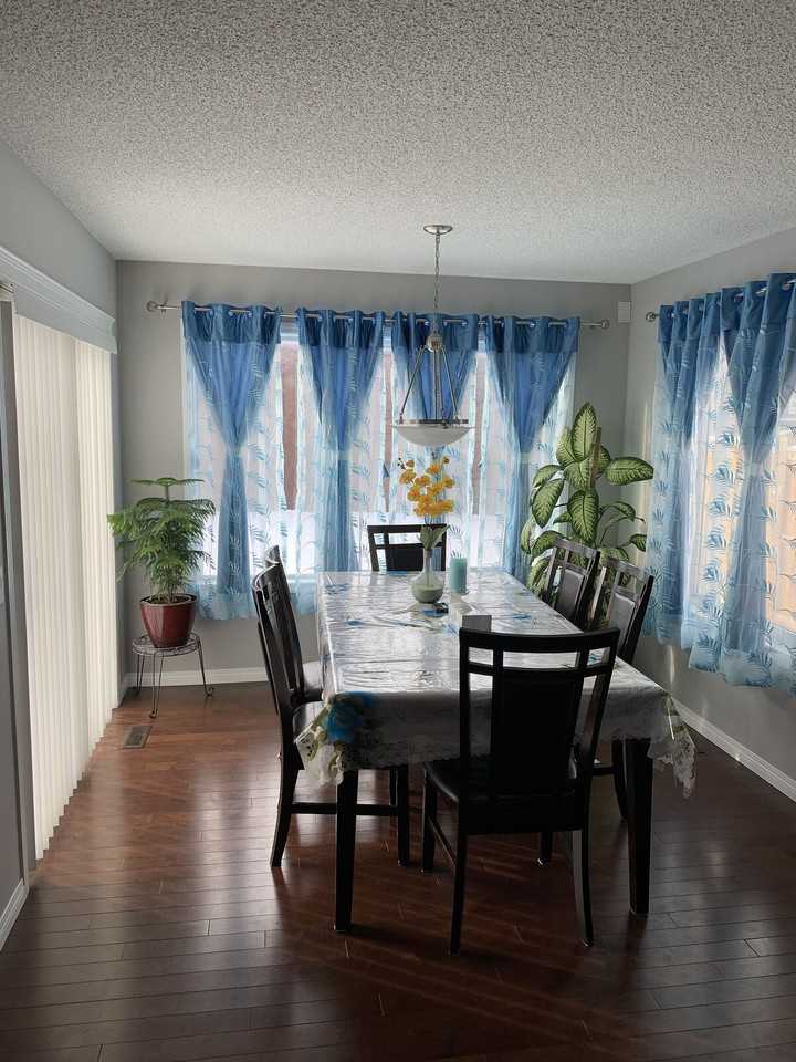 157 Walden Cres Se - Photo 4 of 9