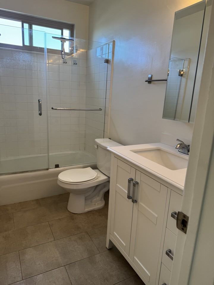 1439 S Bundy Dr #NA - Photo 2 of 13