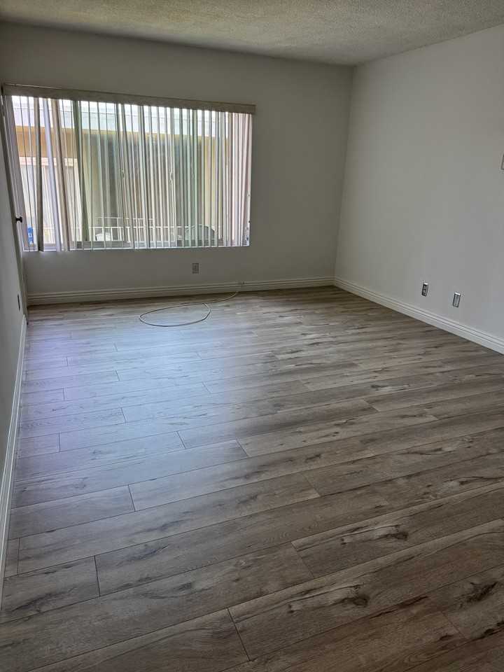 1439 S Bundy Dr #NA - Photo 4 of 13
