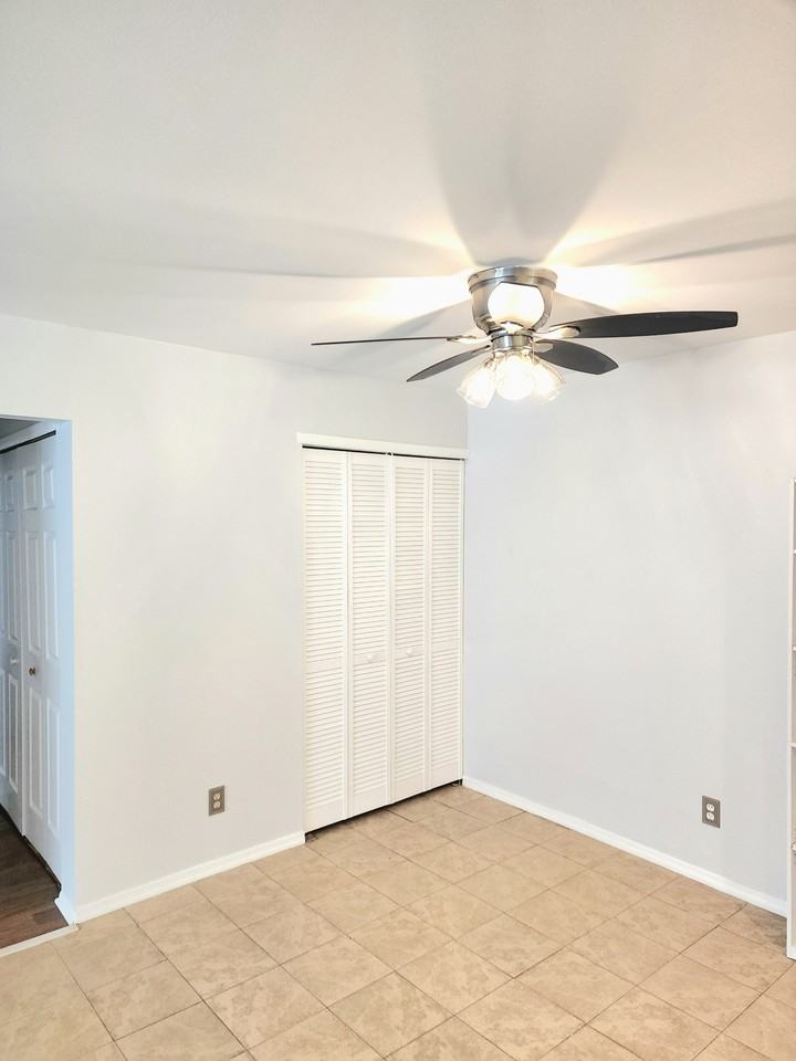 366A Delancey Pl #A - Photo 2 of 8