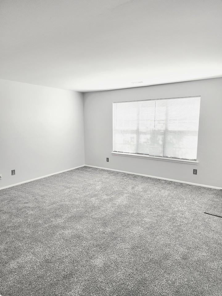 366A Delancey Pl #A - Photo 3 of 8