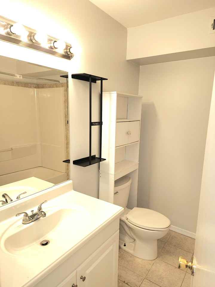 366A Delancey Pl #A - Photo 6 of 8
