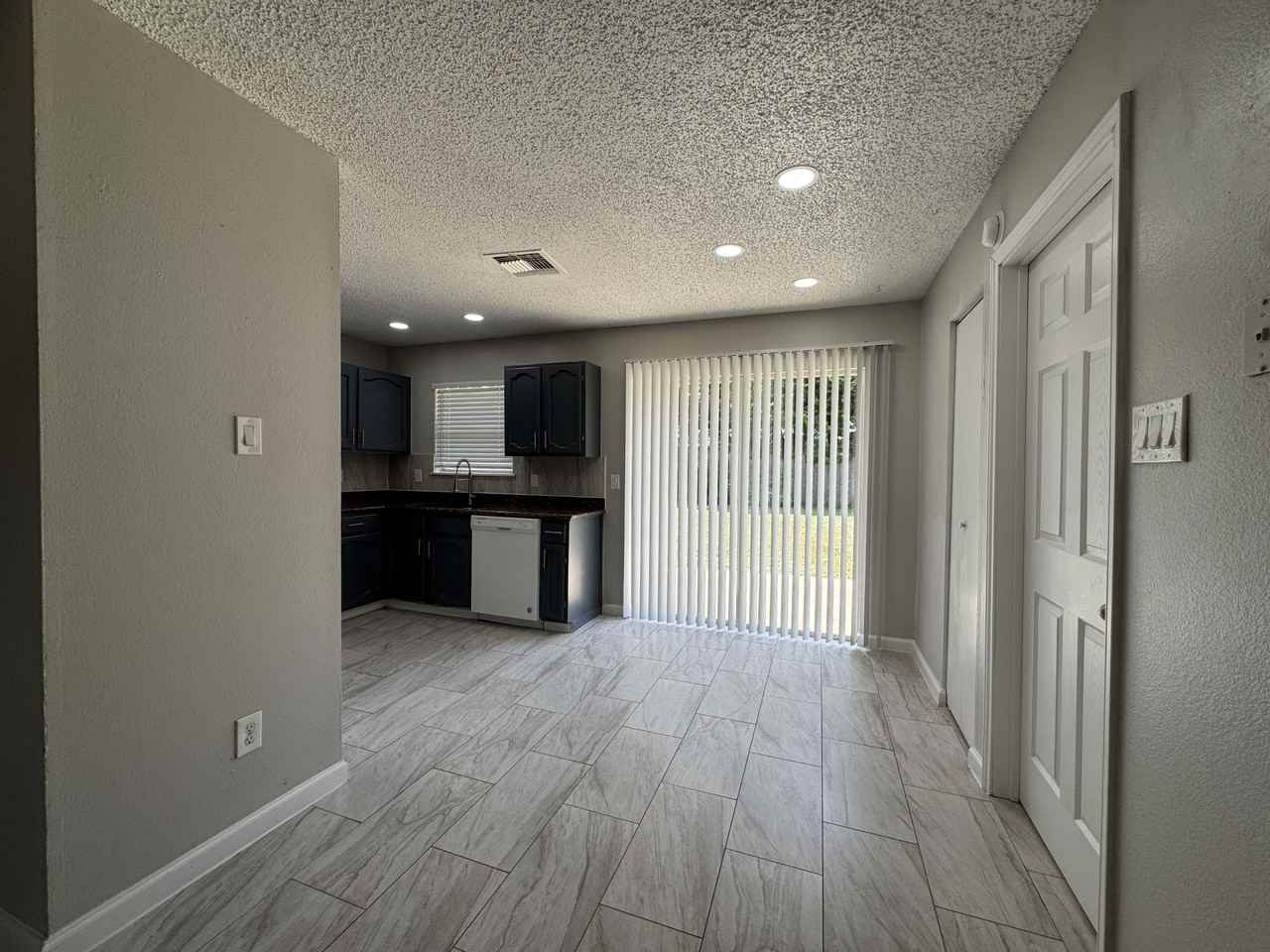 5923 Cliff Rock Dr #NA - Photo 2 of 8