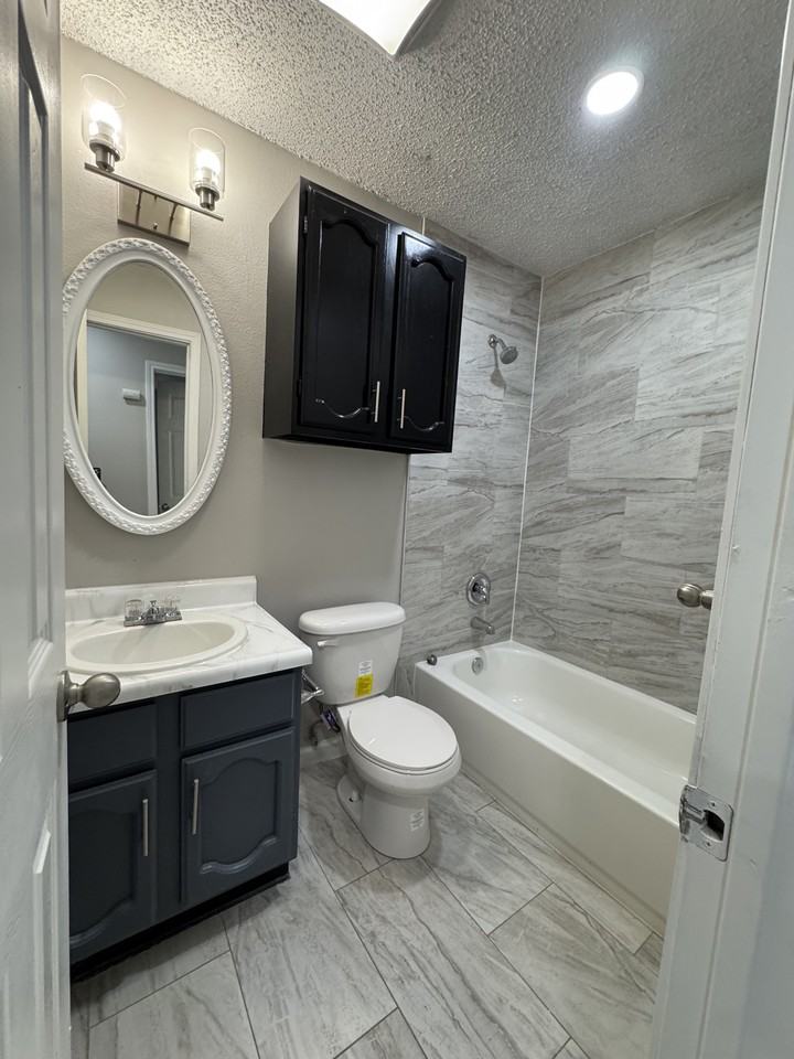 5923 Cliff Rock Dr #NA - Photo 4 of 8