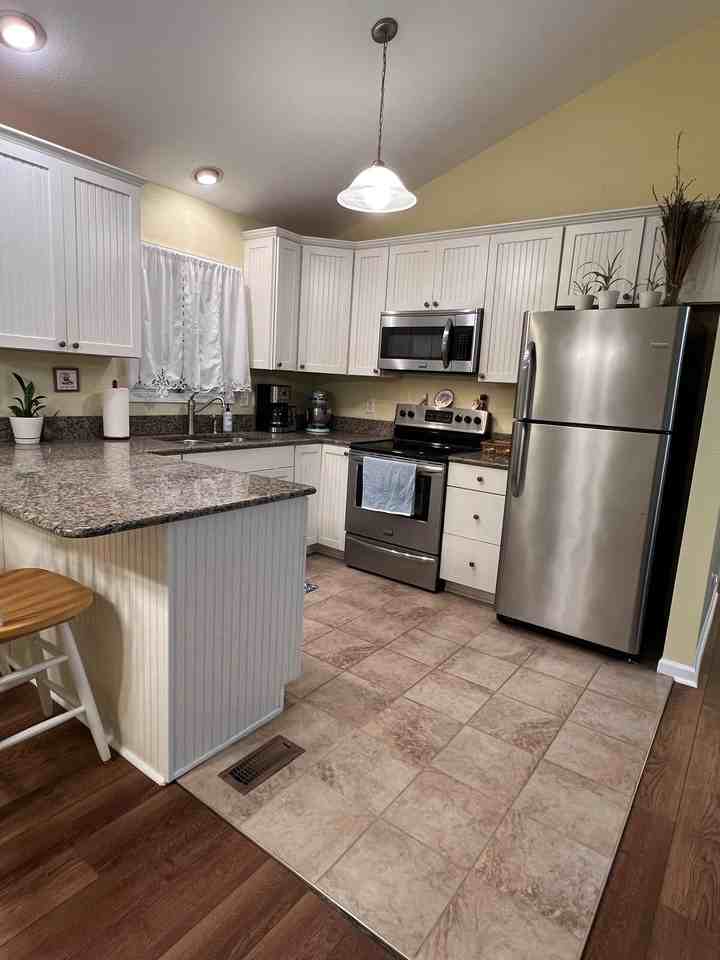 307 W Aycock St - Photo 3 of 4