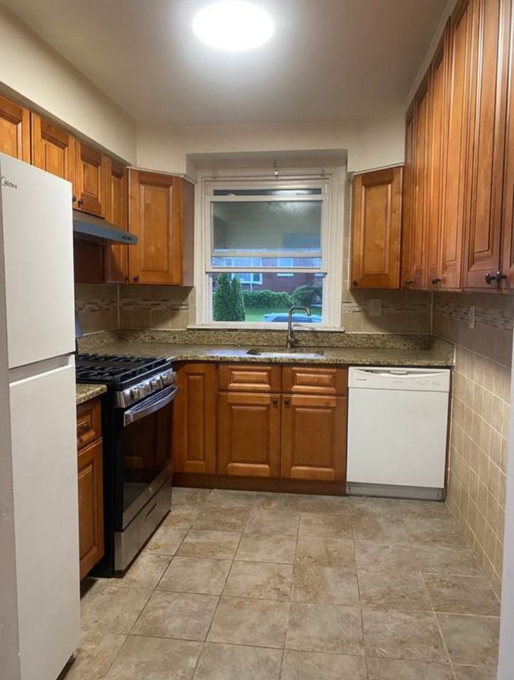 2123 Afton St - Photo 5 of 22