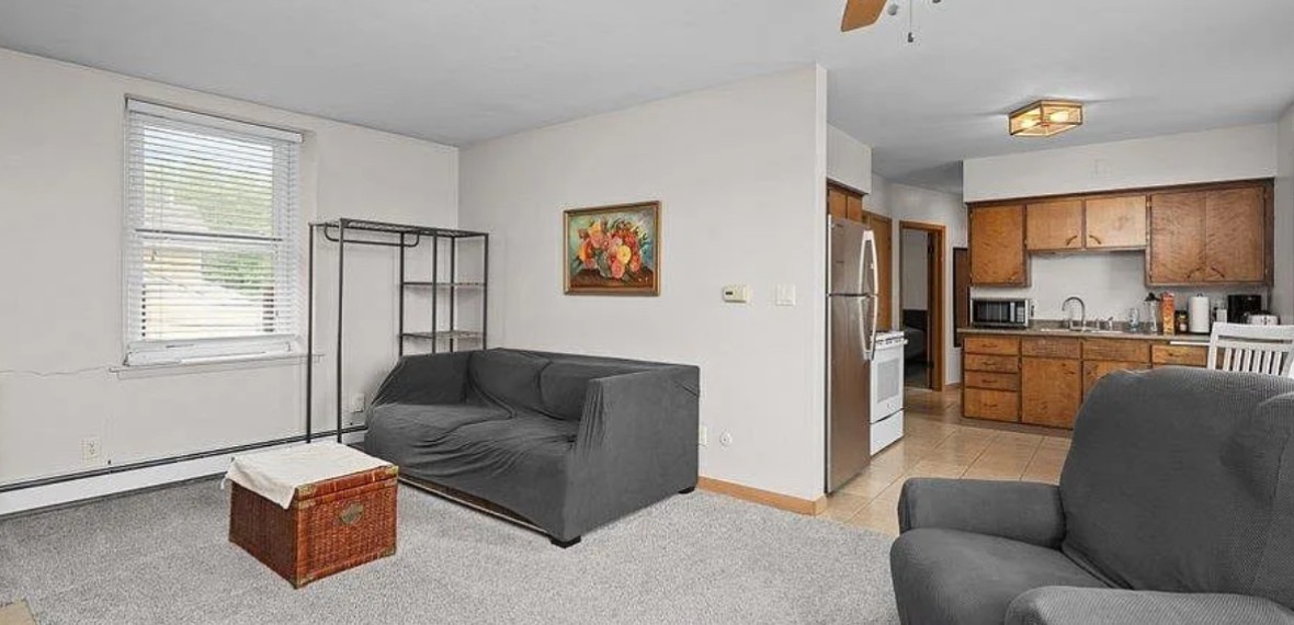 111 Ewing St - Photo 5 of 17