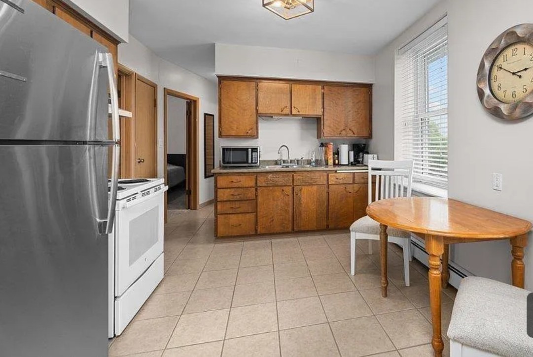 111 Ewing St - Photo 6 of 17