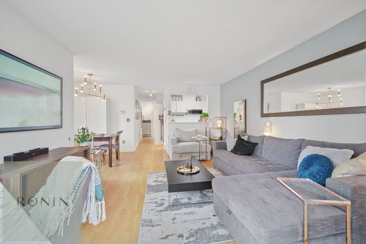 659 East 8th Avenue #306 - Photo 3 of 27