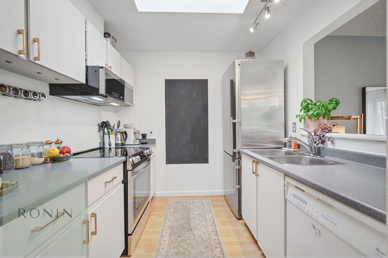 659 East 8th Avenue #306 - Photo 7 of 27