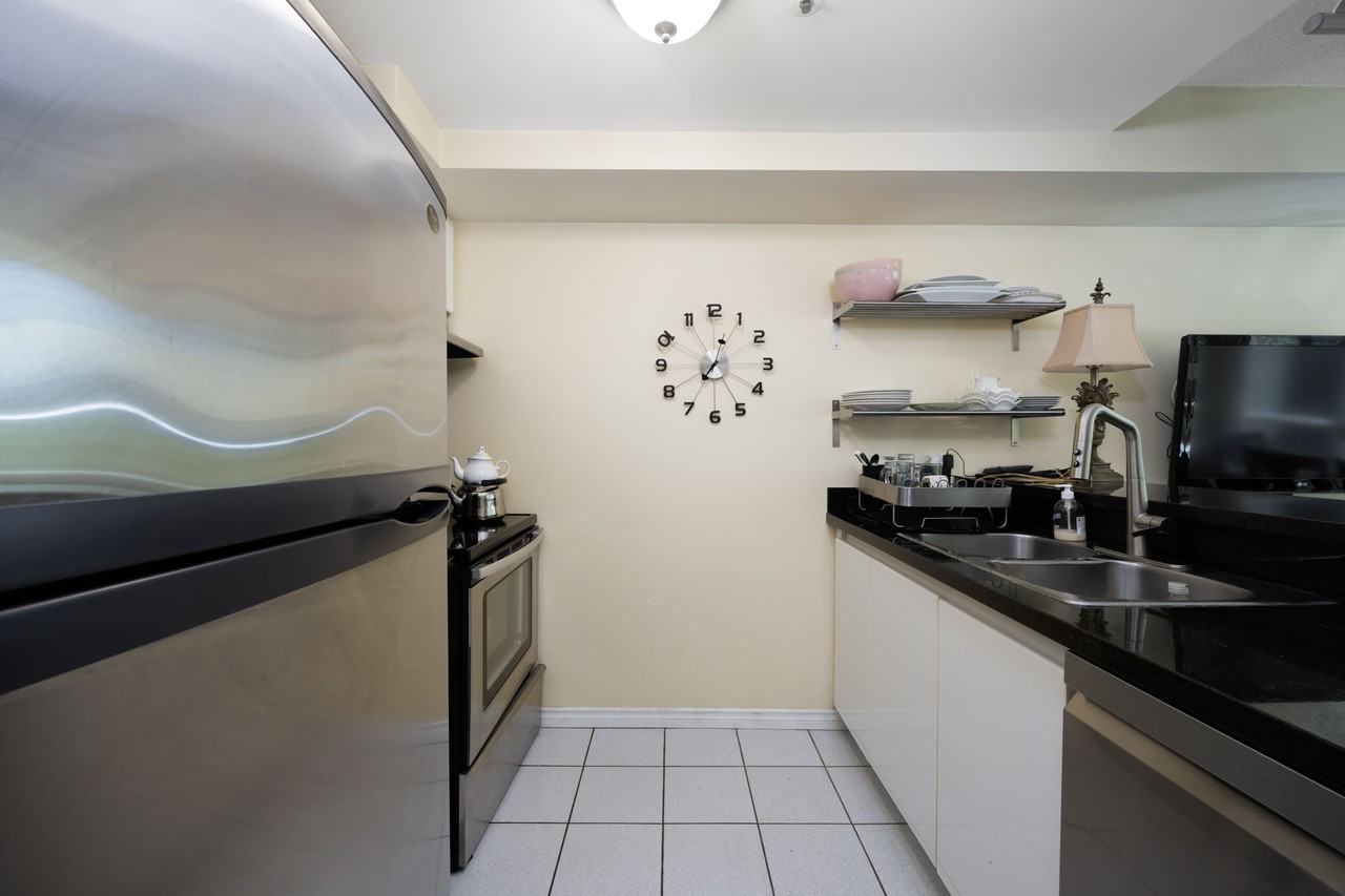 555 Jervis Street #304 - Photo 7 of 20