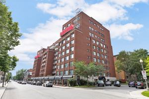 featured image of 200 Av Kensington