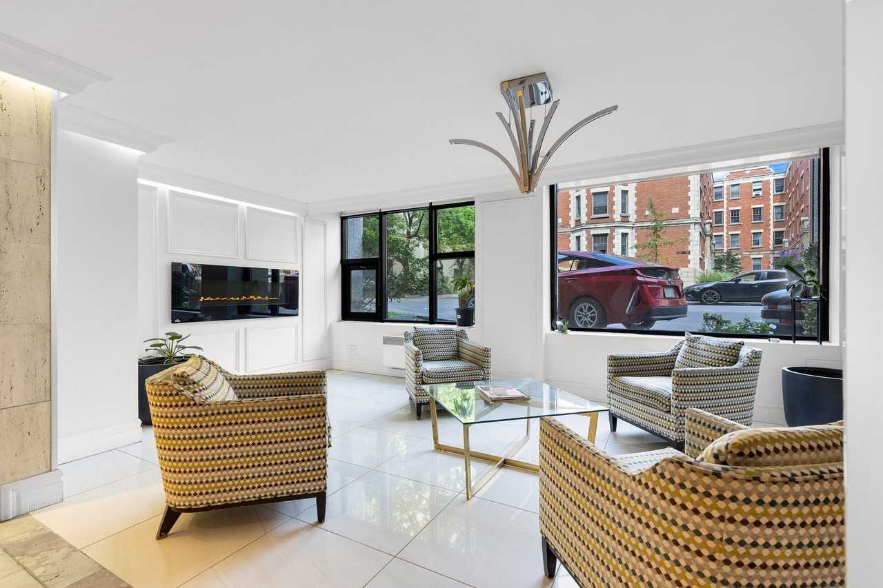 200 Av Kensington - Photo 3 of 20