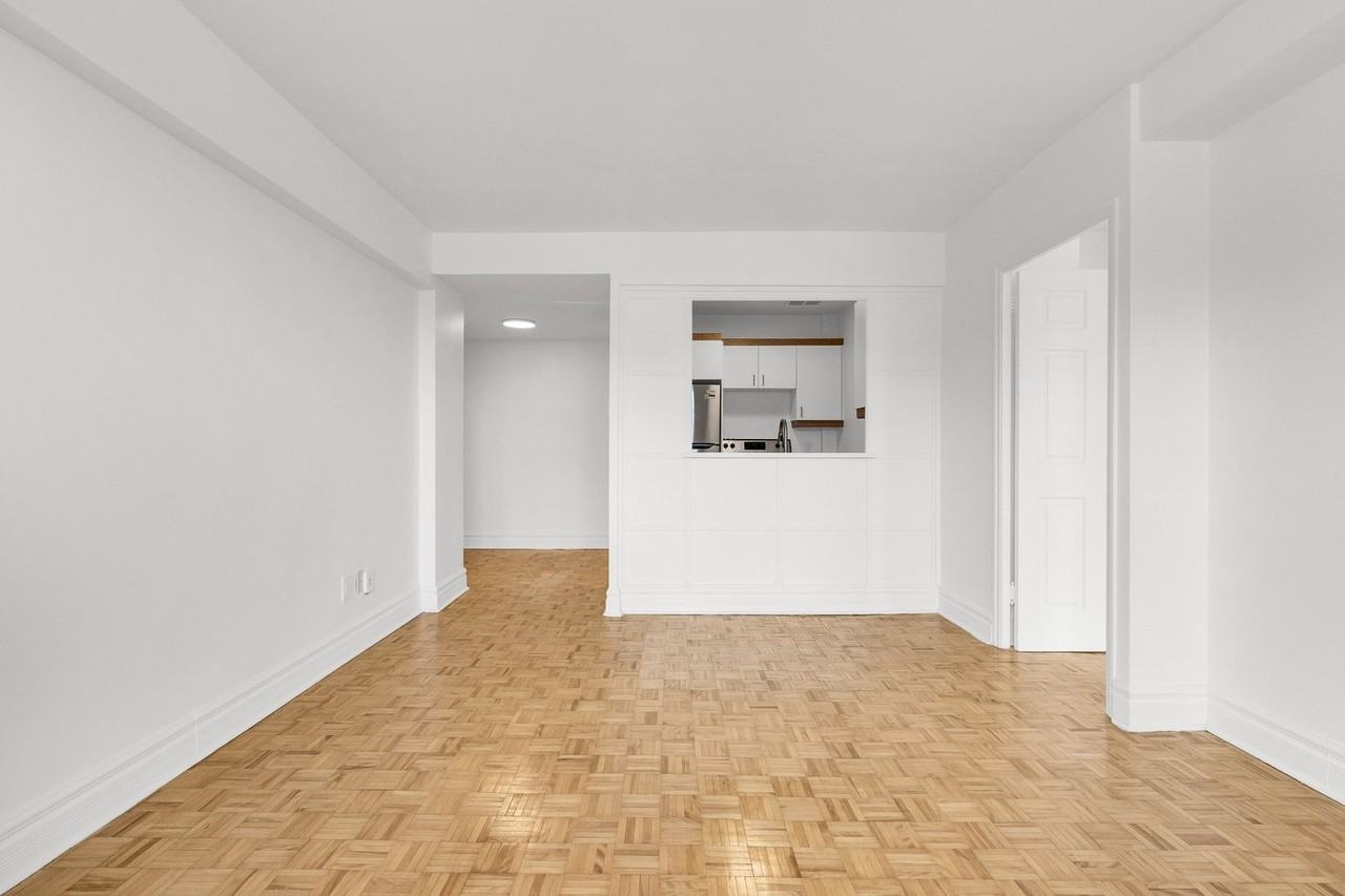 200 Av Kensington - Photo 4 of 20