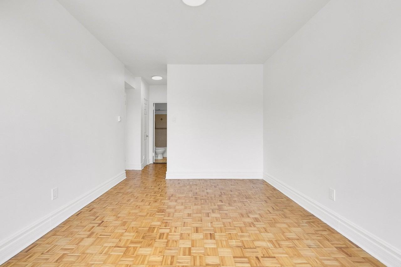 200 Av Kensington - Photo 7 of 20