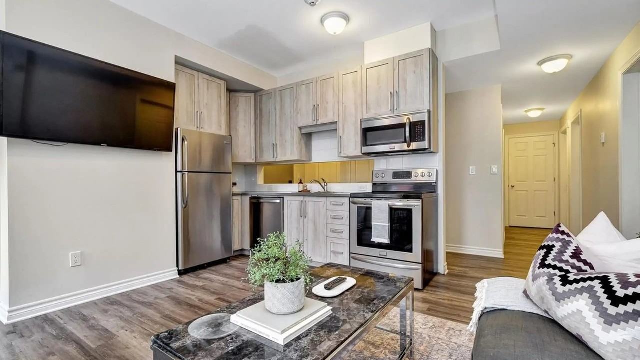 84 Russell Ave - Photo 6 of 7