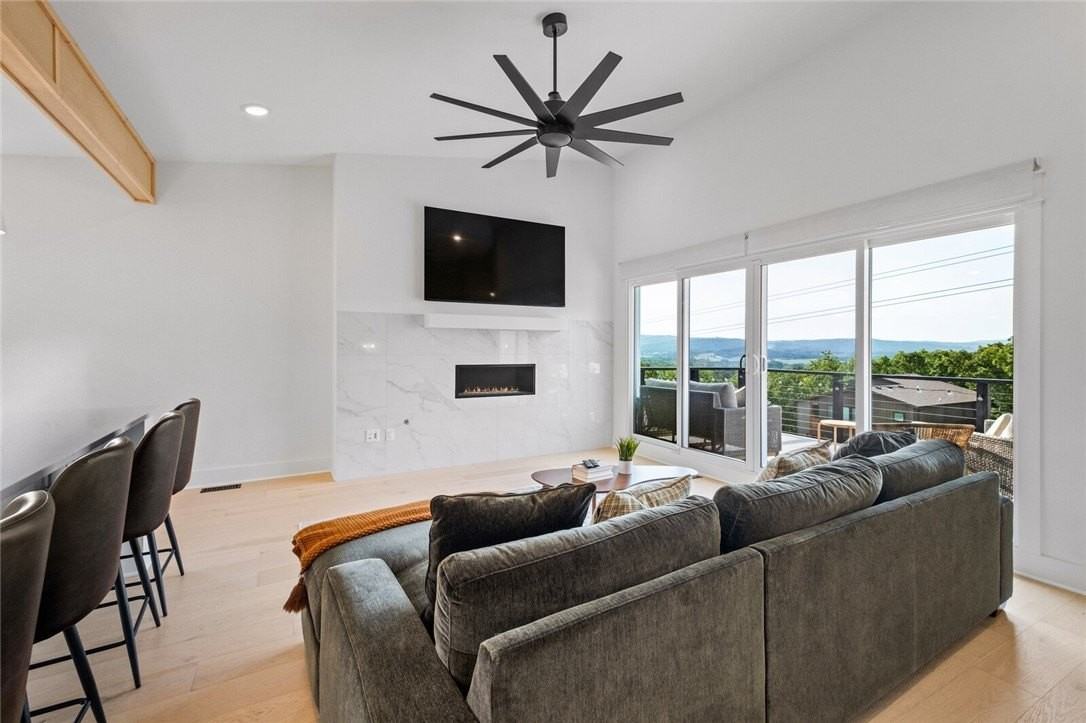 1694 E Acacia Xing - Photo 5 of 26