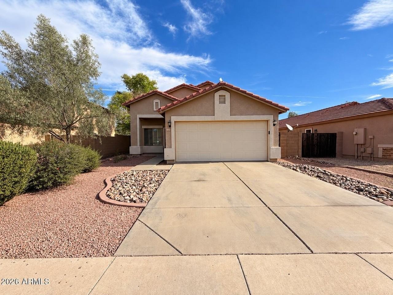 1338 E 10th Pl - Photo 2 of 40
