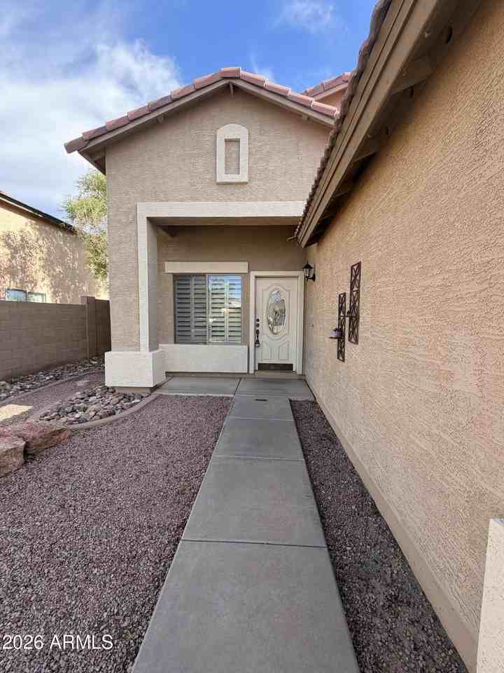 1338 E 10th Pl - Photo 3 of 40