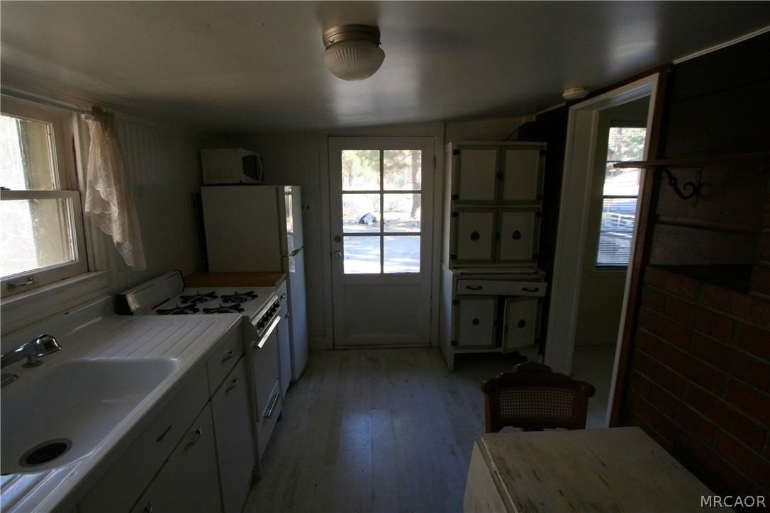 1004 Canyon Rd #3 - Photo 4 of 7