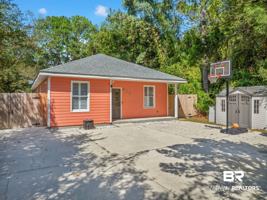 featured image of 824 E 24th Ave