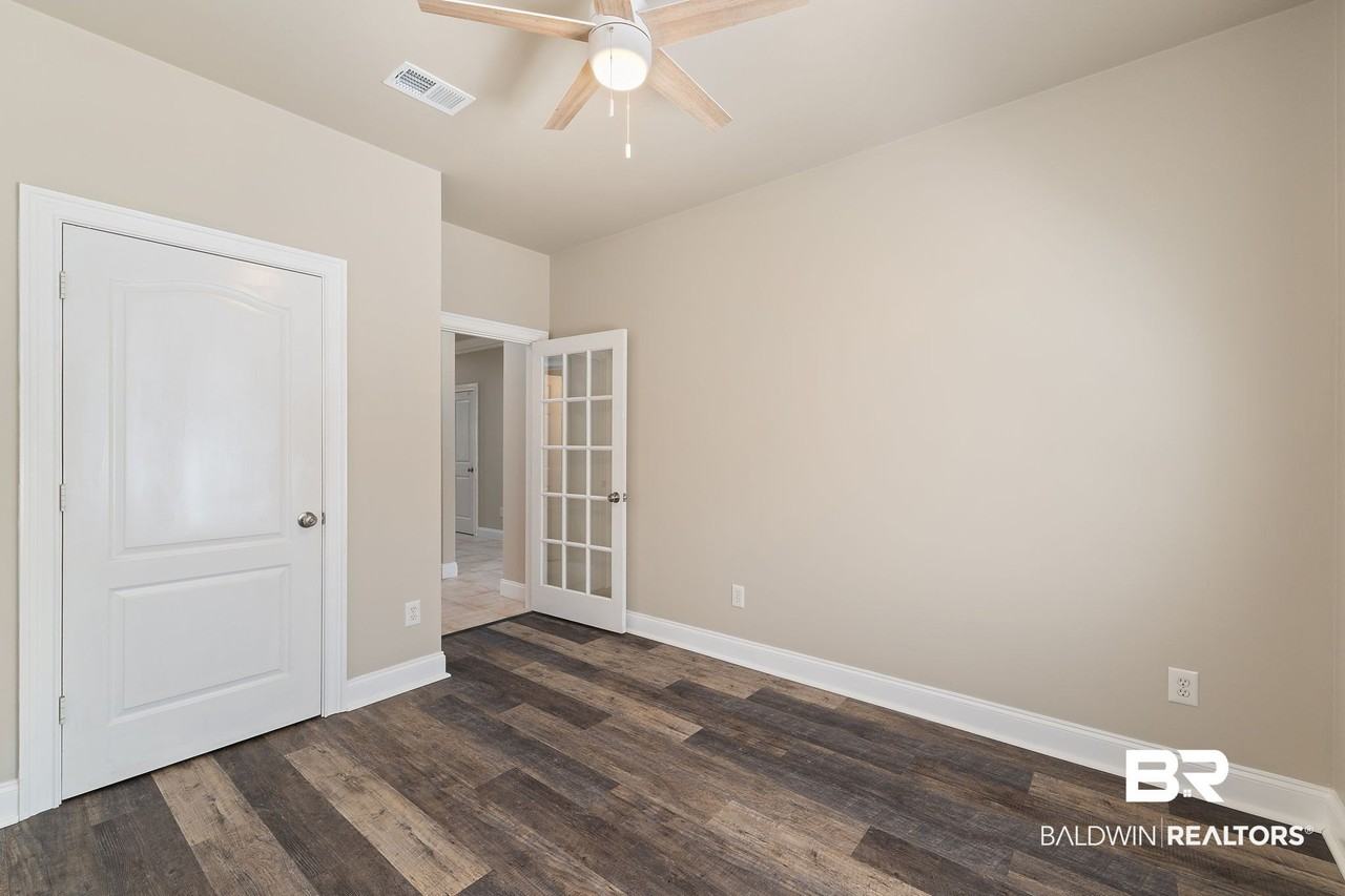 824 E 24th Ave - Photo 4 of 42
