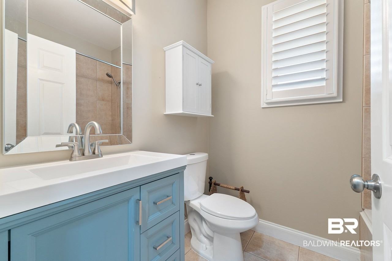 824 E 24th Ave - Photo 5 of 42