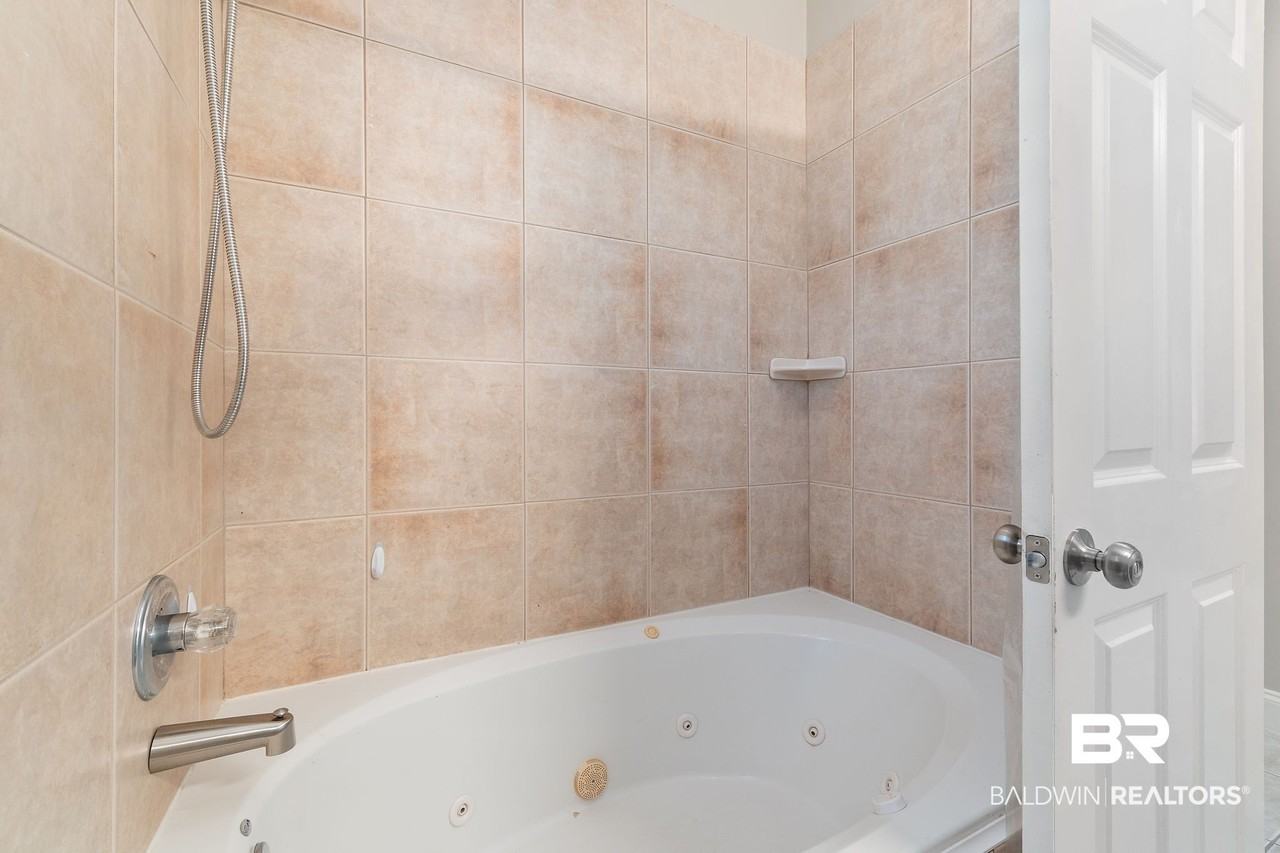 824 E 24th Ave - Photo 6 of 42