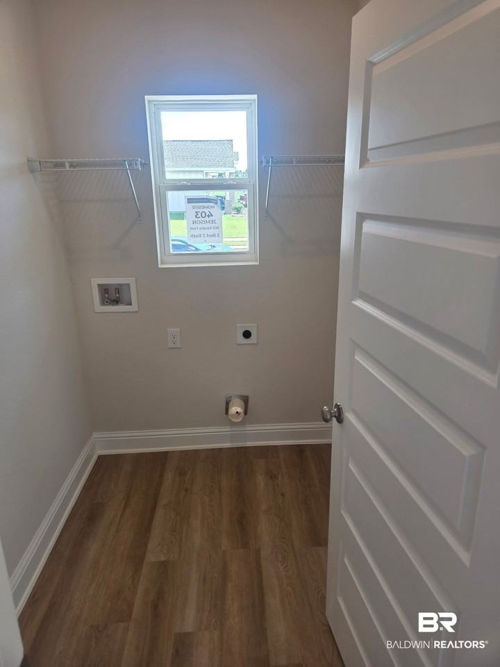 21901 Old Harbor Way - Photo 3 of 9