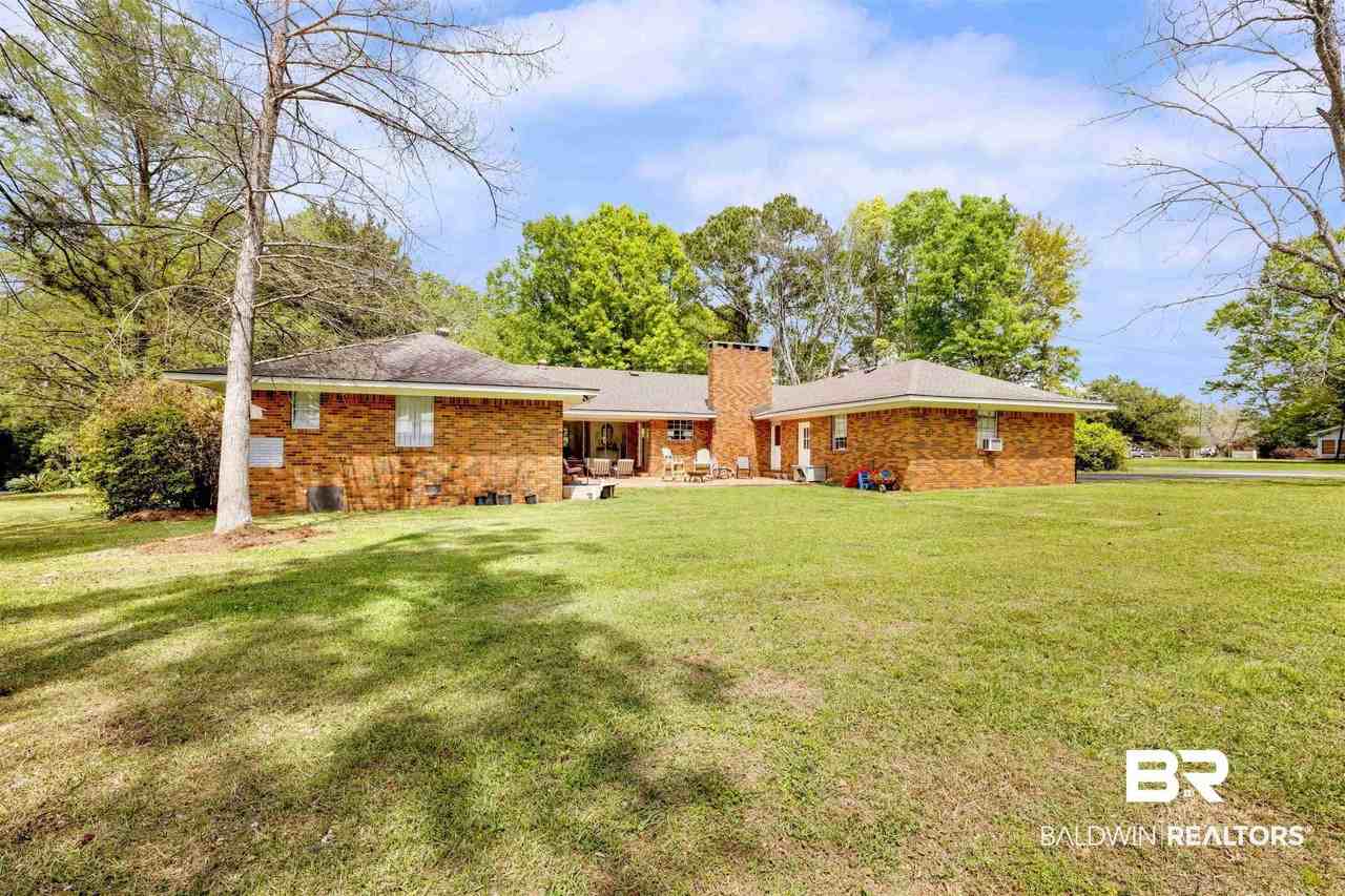 8960 Morphy Ave - Photo 4 of 33