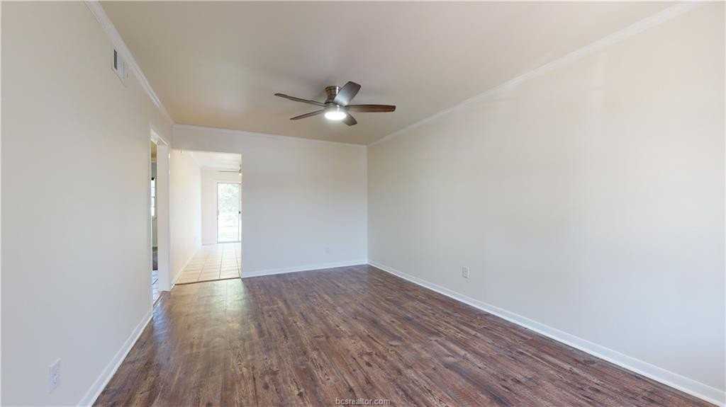 1601 Cloverdale Ct - Photo 2 of 14
