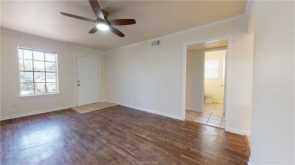 1601 Cloverdale Ct - Photo 4 of 14